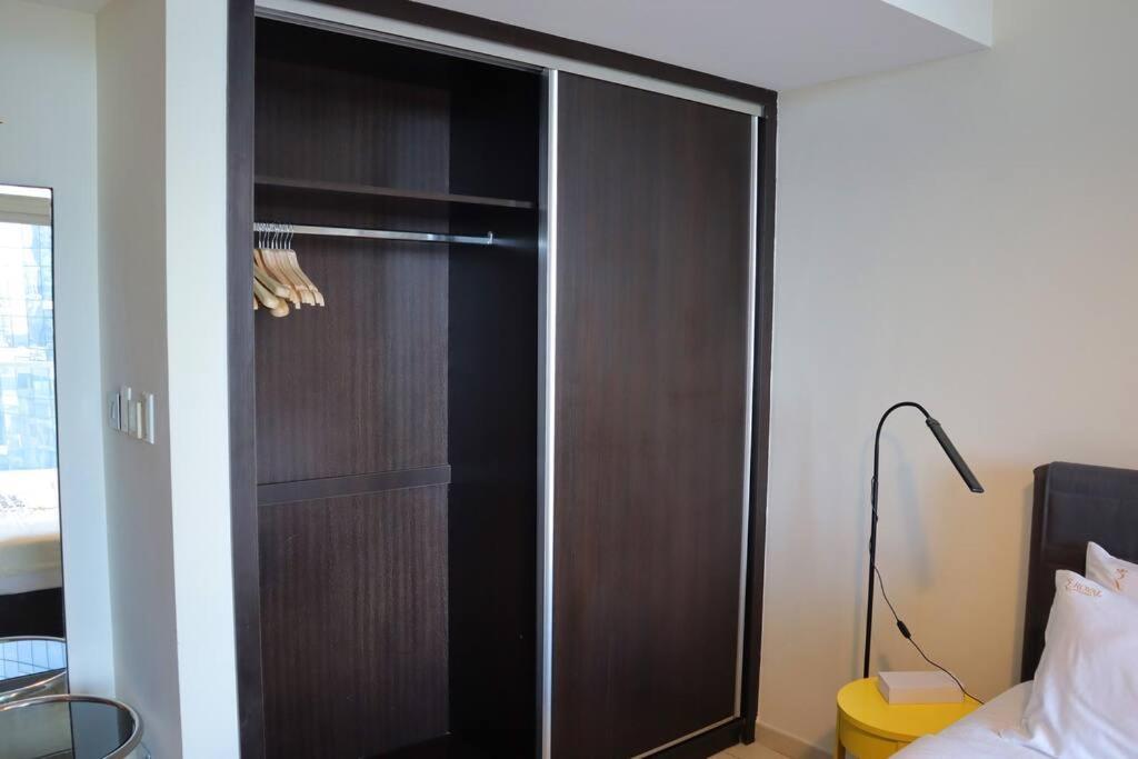 Al Reem Stylish 2br With Gym & Parking *