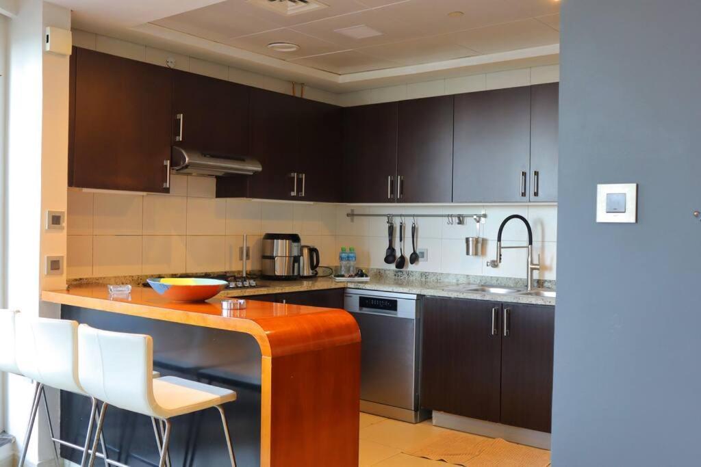 Al Reem Stylish 2br With Gym & Parking Apartment