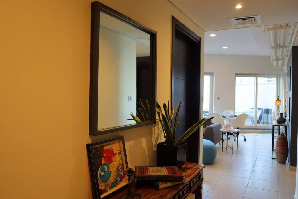 Al Reem Stylish 2br With Gym & Parking Apartment *